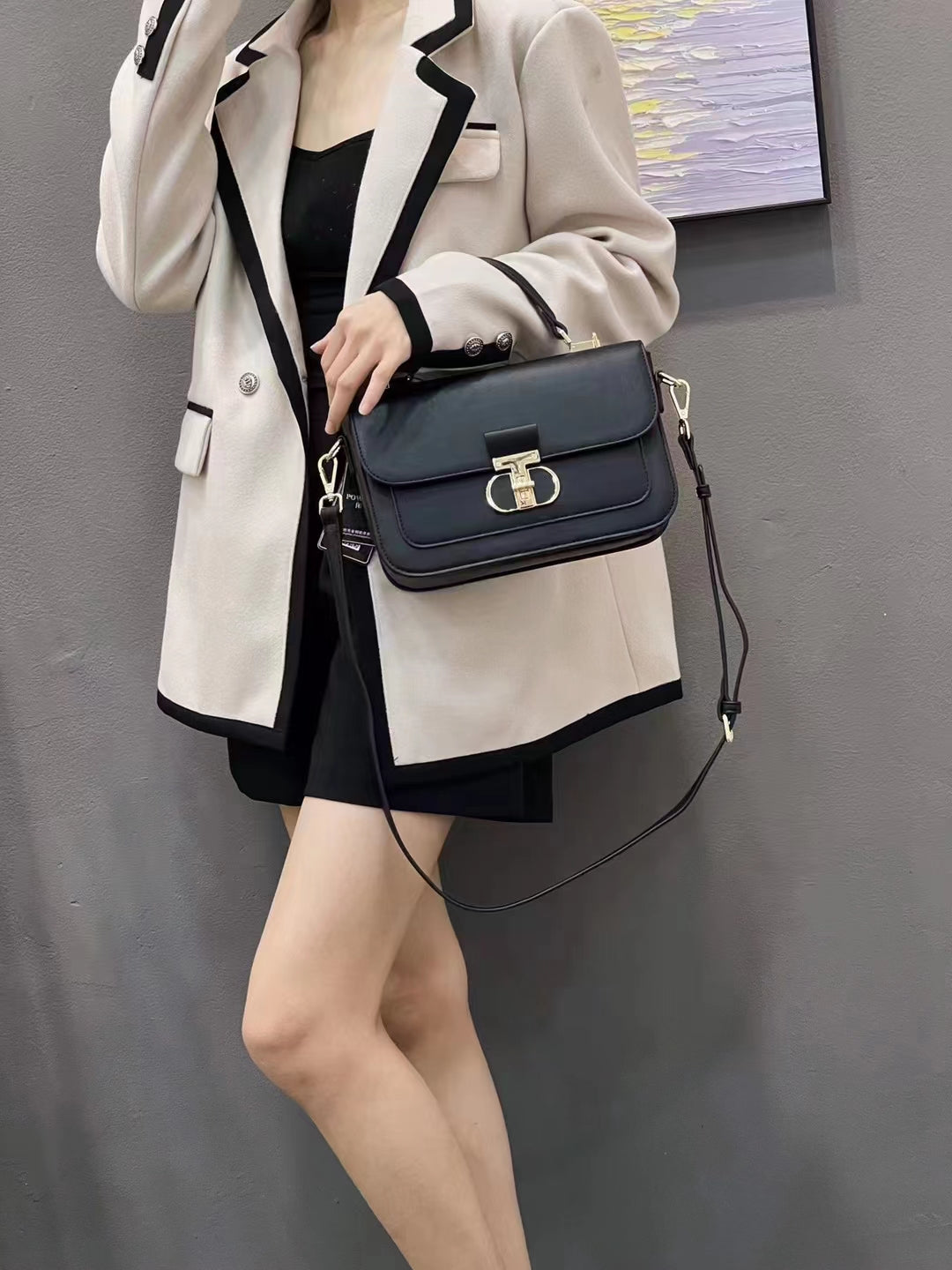 shoulder bag
